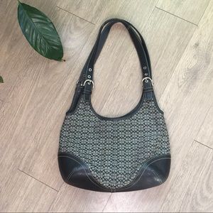 Authentic Signature Coach Shoulder Bag EUC